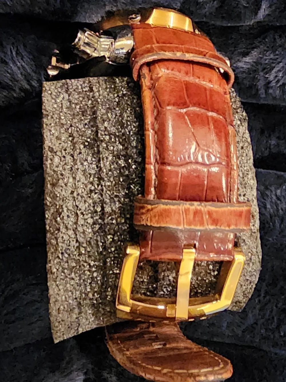Invicta reserve gold